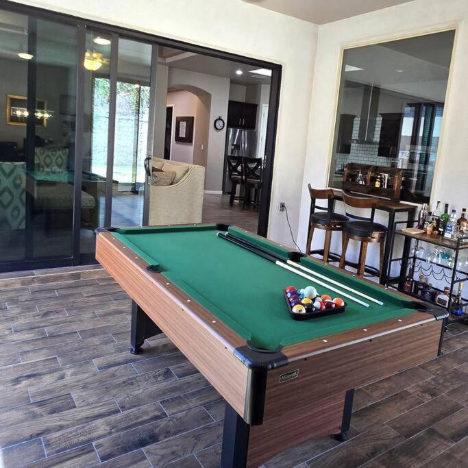 Desert Dream 4 Bedroom 3 Ba With Game Room And Outdoor Patio & Grill Villa *