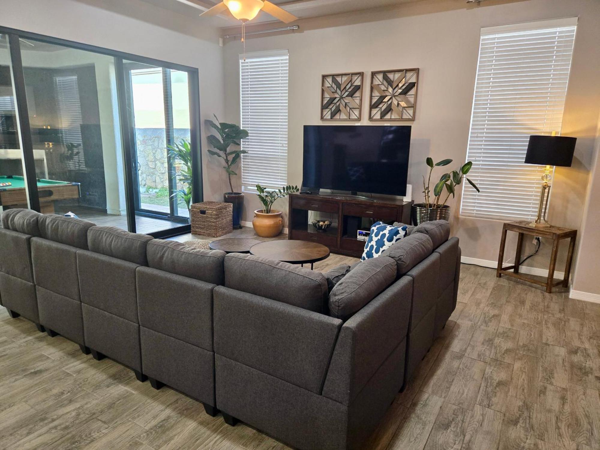 Villa Desert Dream 4 Bedroom 3 Ba With Game Room And Outdoor Patio & Grill *